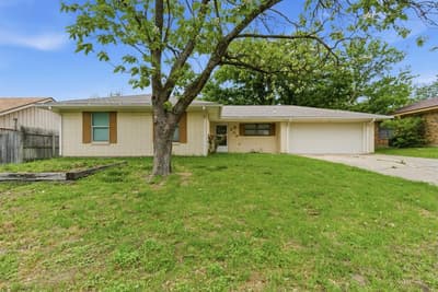209 Moonlight Trail, Stephenville TX 76401