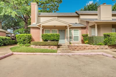 1440 Meadowood Village Drive, Fort Worth TX 76120