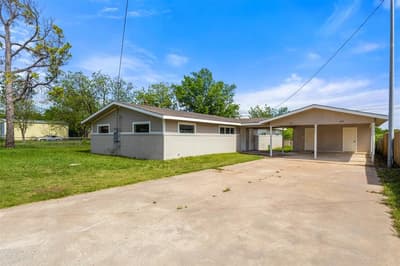 205 April Street, Bowie TX 76230