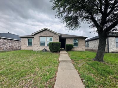 2463 Marimont Lane, Lancaster TX 75134
