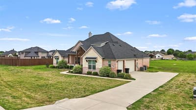 321 Rolling Meadows Drive, Waxahachie TX 75165 - Photo 3