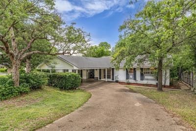 1208 Knotty Oaks Drive, Woodway TX 76712 - Photo 3