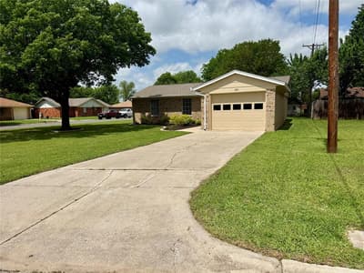1001 Parkwood Court, Gainesville TX 76240 - Photo 3