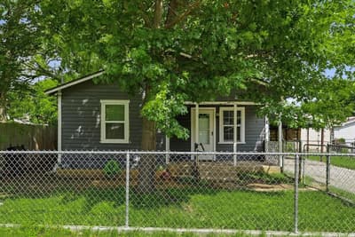 305 Claude Avenue, Cleburne TX 76031