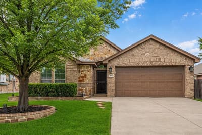 404 Brookhollow Lane, Saginaw TX 76131