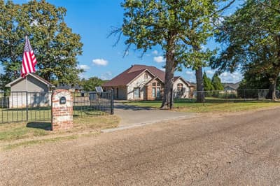 180 Surls Drive, Mabank TX 75156 - Photo 2