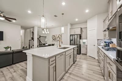 612 Courtyard Lane, Irving TX 75039