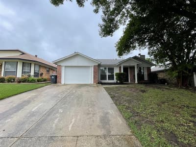 4104 GREEN ACRES Circle, Arlington TX 76017
