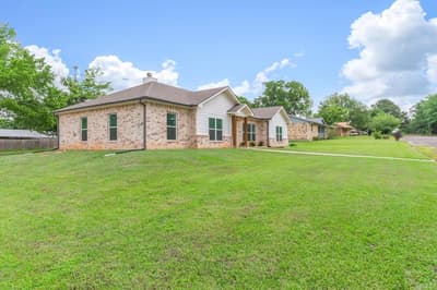 1024 Monte Carlo, Grand Saline TX 75140 - Photo 4