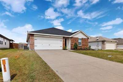 124 Sandlewood Drive, Terrell TX 75160