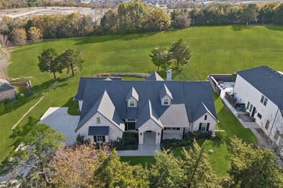 4594 Lake Breeze Drive, McKinney TX 75071 - Photo 3