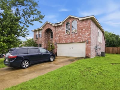 1089 Cove Hollow Drive, Cedar Hill TX 75104 - Photo 2