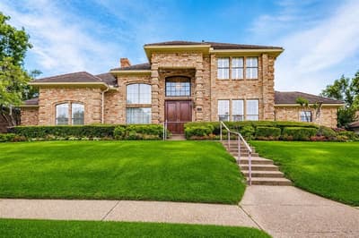 1306 Travis Circle N, Irving TX 75038
