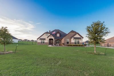 252 Agua Linda Drive, Godley TX 76044 - Photo 2