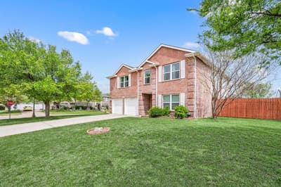1040 Canyon Drive, Justin TX 76247 - Photo 4
