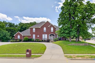 2416 PARK RUN DRIVE, Arlington TX 76016