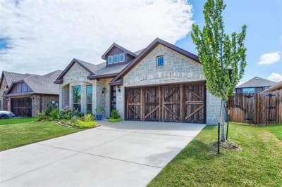 204 Garden Grove Drive, Waxahachie TX 75165 - Photo 2