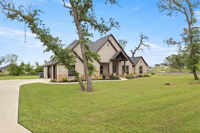 105 Clayton Crossing, Springtown TX 76082 - Photo 2