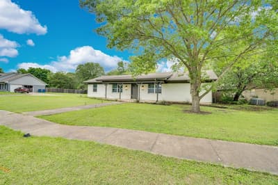 1104 Williamsburg Drive, Ennis TX 75119 - Photo 3