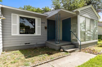 1513 Davis Boulevard, Garland TX 75042 - Photo 3