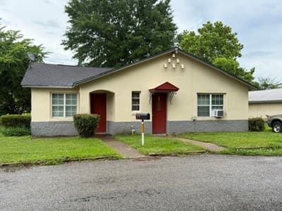 302 E 11th Street, Mount Pleasant TX 75455