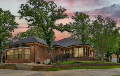 205 Kiowa Drive E, Gainesville TX 76240 - Photo 2