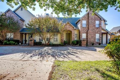 5882 Pecan Chase, Benbrook TX 76132