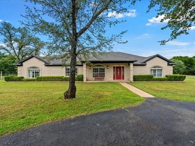 1072 Chapman Road, Crawford TX 76638 - Photo 2