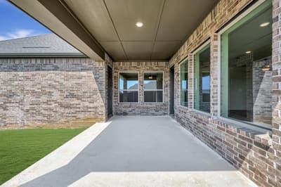 2120 Spotted Fawn Drive, Arlington TX 76005 - Photo 2