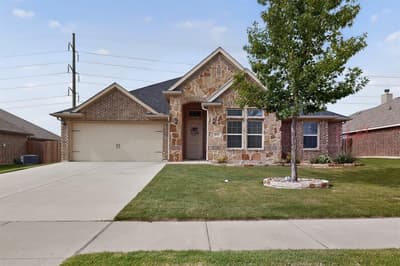 1522 Grassy Meadows Drive, Burleson TX 76058
