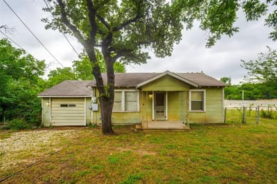 1202 Lindsey Street, Denton TX 76205