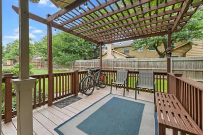 1463 Meadowood Village Drive, Fort Worth TX 76120