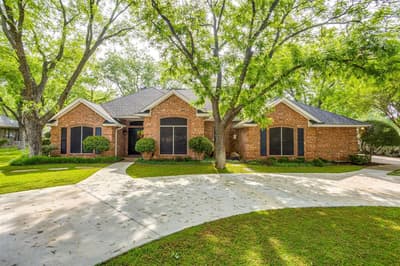 6203 Prospect Hill Drive, Granbury TX 76049 - Photo 2