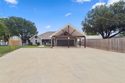 4511 Wildwood Circle, Granbury TX 76049 - Photo 3