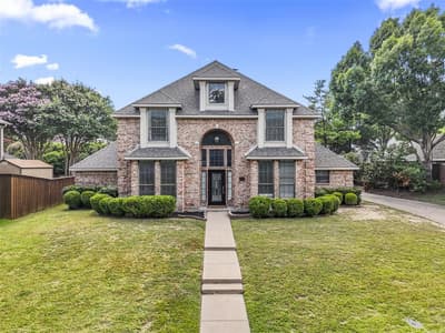 131 Sandy Creek Drive, DeSoto TX 75115