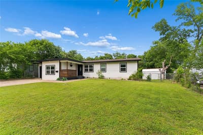 1106 E Strong Parkway, Grand Prairie TX 75050