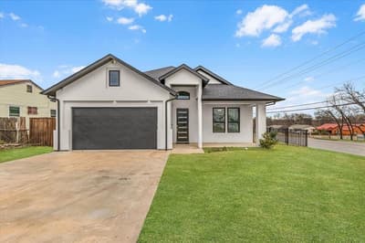 2561 Burton Avenue, Fort Worth TX 76105