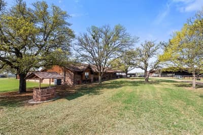 911 Mcvoid Road, Springtown TX 76082 - Photo 3