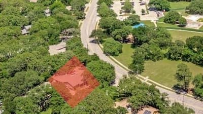 3401 Hampshire Drive, Arlington TX 76013 - Photo 4