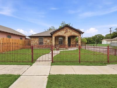 1400 Stewart Street, Fort Worth TX 76104