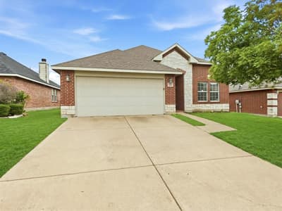 904 Grant Street, Burleson TX 76028 - Photo 2