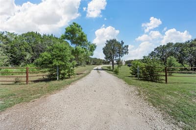 1571 Highland Parkway, China Spring TX 76633