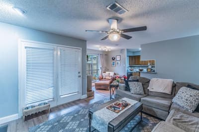 1901 Cloisters Drive # 914, Arlington TX 76011