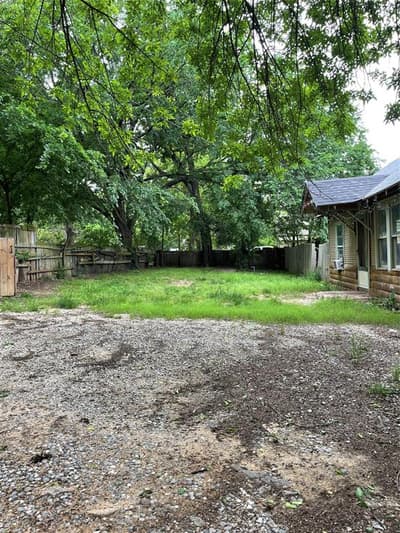 1025 Baker Street, Denison TX 75020 - Photo 2