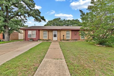 1125 Hillwood Drive, Lewisville TX 75067