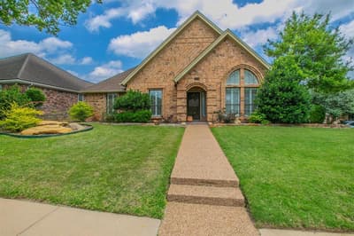 1925 Glenbrook Court, Bedford TX 76021