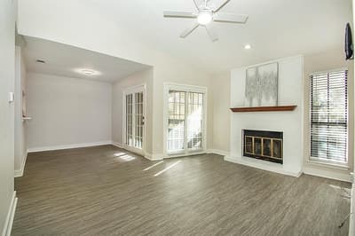 1104 Riverchase Lane # 204, Arlington TX 76011