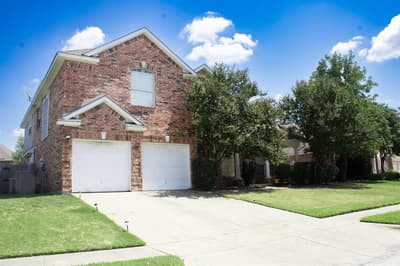 7800 Pirate Point Circle, Arlington TX 76016 - Photo 2