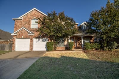 7800 Pirate Point Circle, Arlington TX 76016 - Photo 3