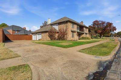 2015 Wimbledon Drive, Arlington TX 76017 - Photo 2